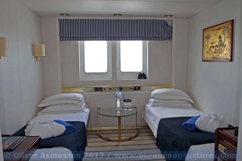 Außenkabine Haupt-Deck mit getrennten Betten und Fenstern (keine Bullaugen)