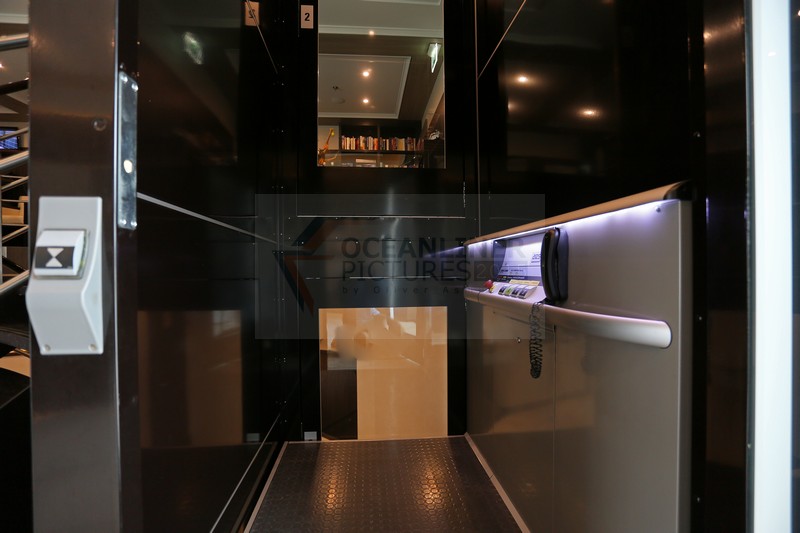 Fahrstuhl MS Artania Phoenix Reisen Foto: Oceanliner Pictures