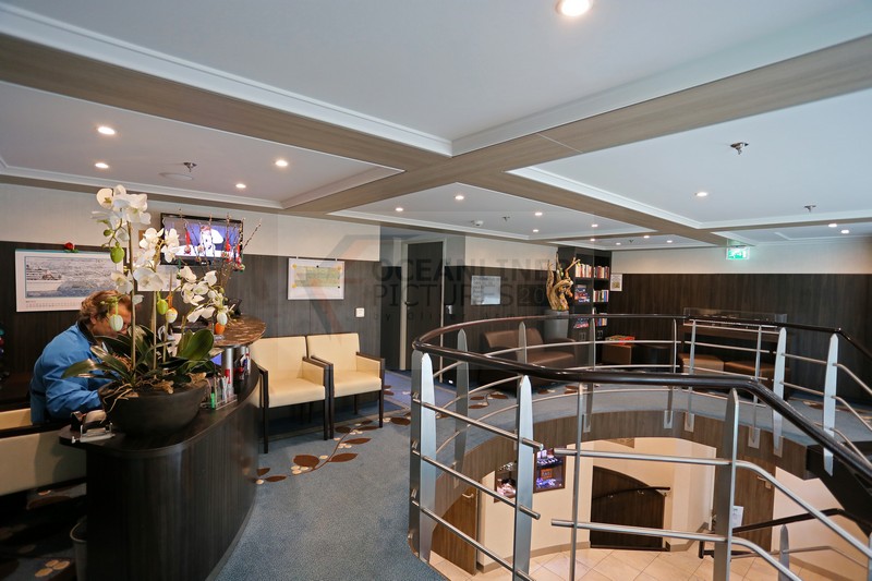 Phoenix Büro und Foyer MS Ariana Foto: Oceanliner Pictures