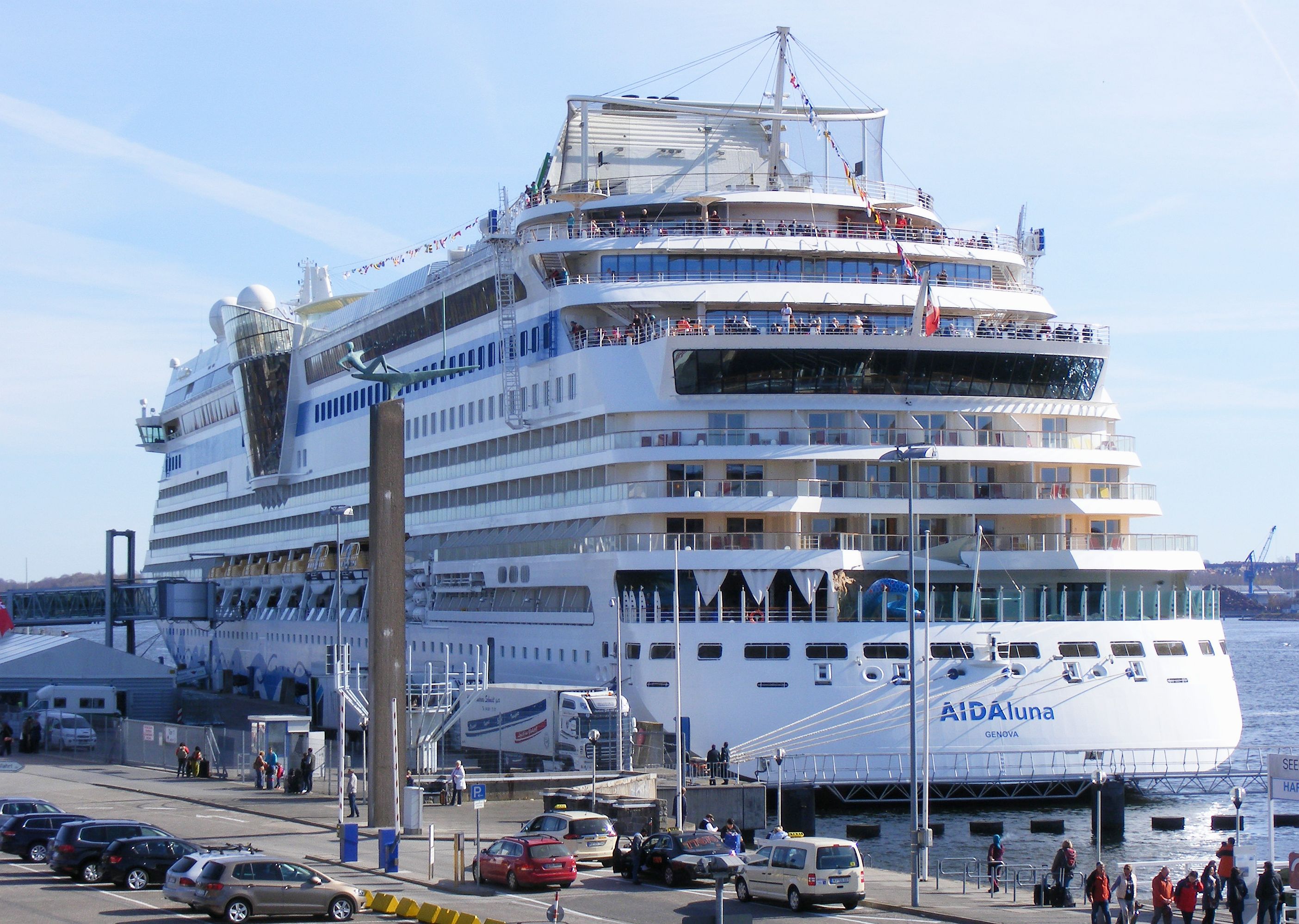 aida cruises parken in kiel