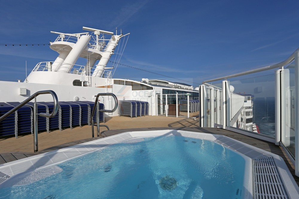 Whirlpool öffentlicher Bereich Deck 19 Norwegian Escape Foto: Oceanliner Pictures