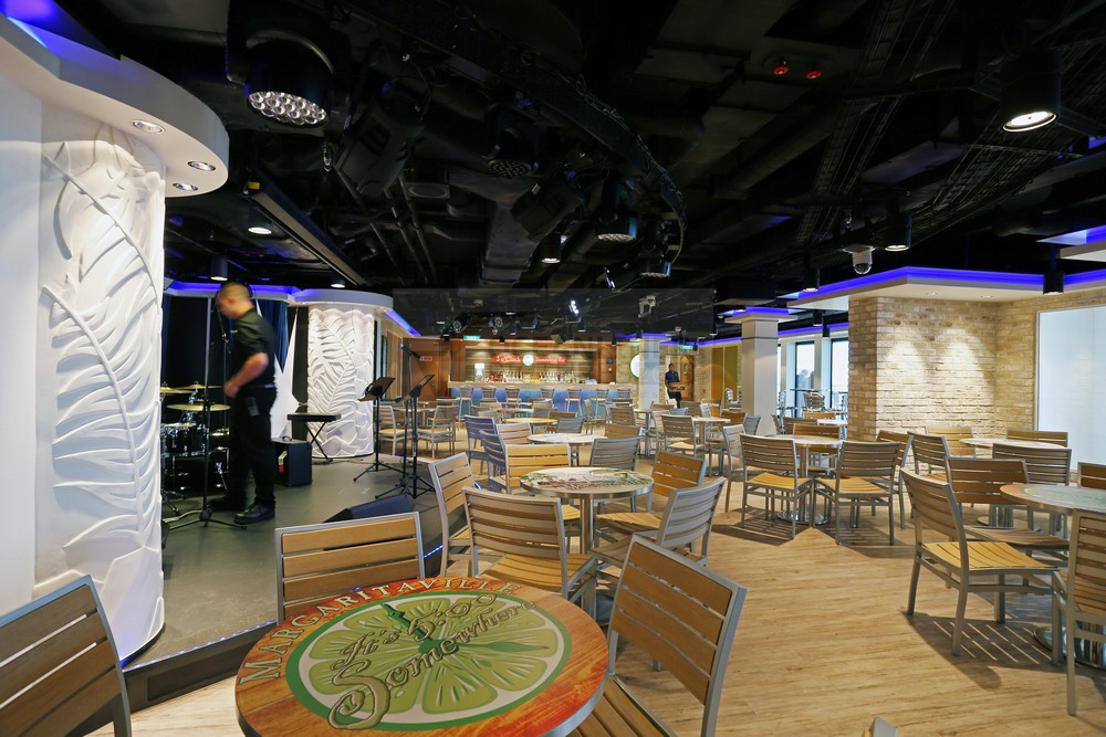 The 5 O Clock Somewhere Bar Norwegian Escape Foto: Oceanliner Pictures